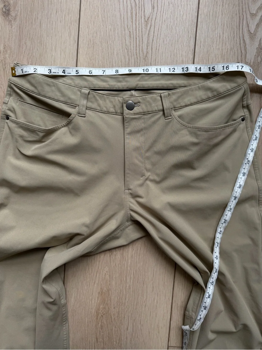 Lululemon ABC Pant Classic Tofino Sand Khaki Chinos Size 34